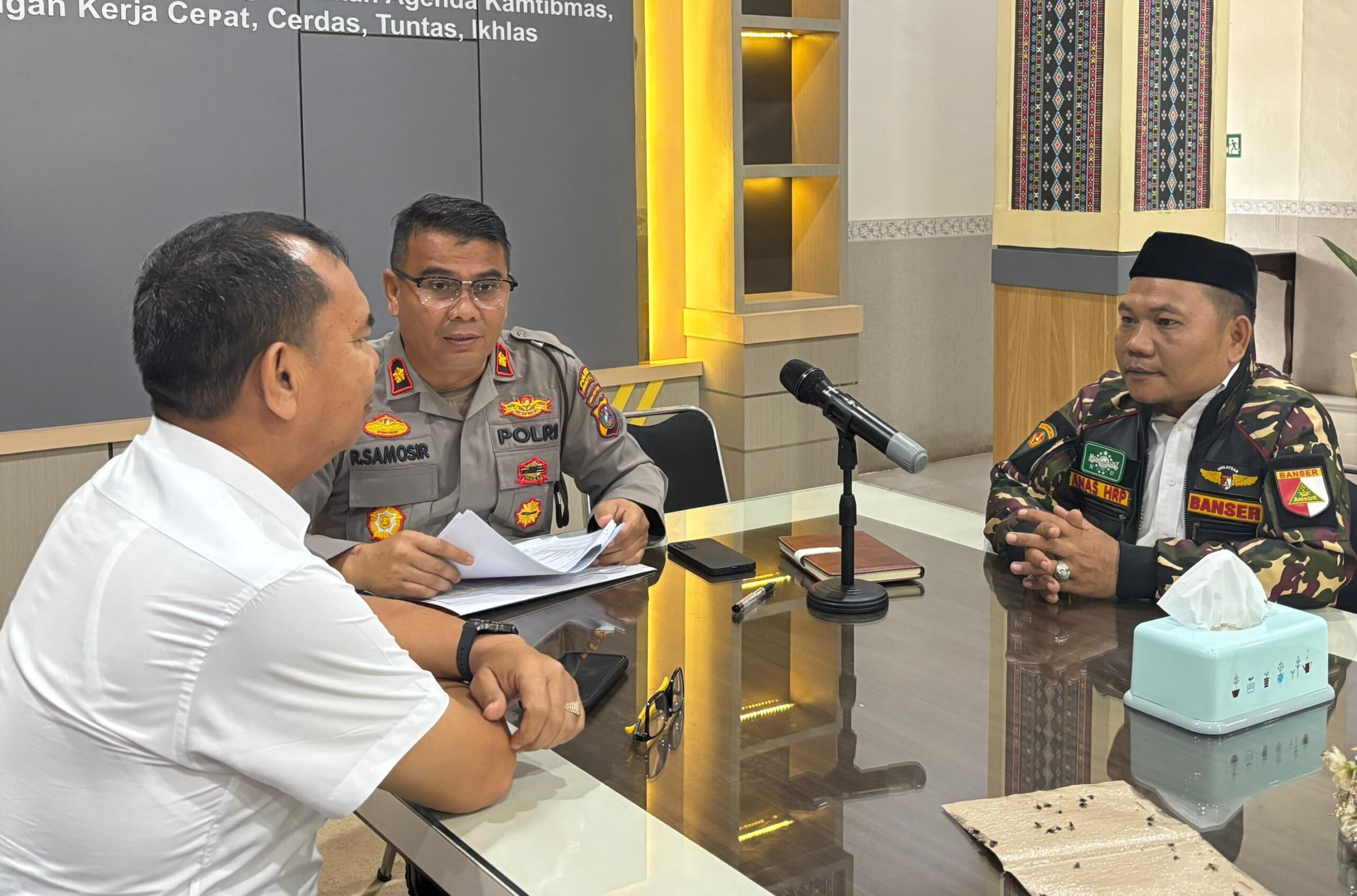 Bertemu Wakapolres PC Ansor Labusel Sampaikan Pesan Penutupan Total Dugaan Tempat Prostitusi